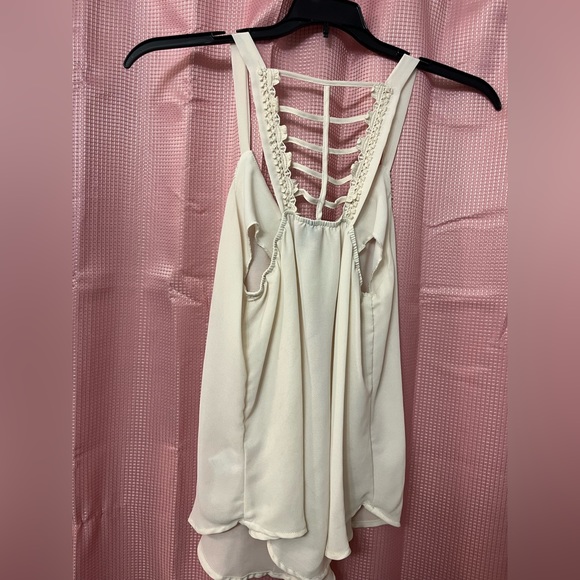 White Top - Picture 3 of 3